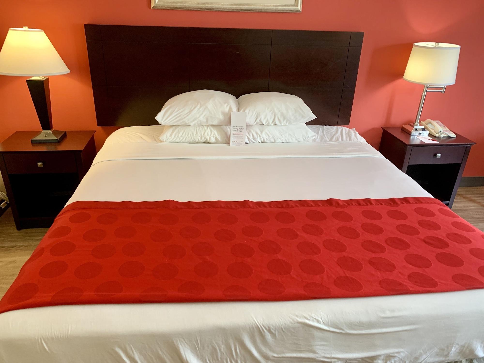 Ramada By Wyndham Newark/Wilmington Hotel Ngoại thất bức ảnh