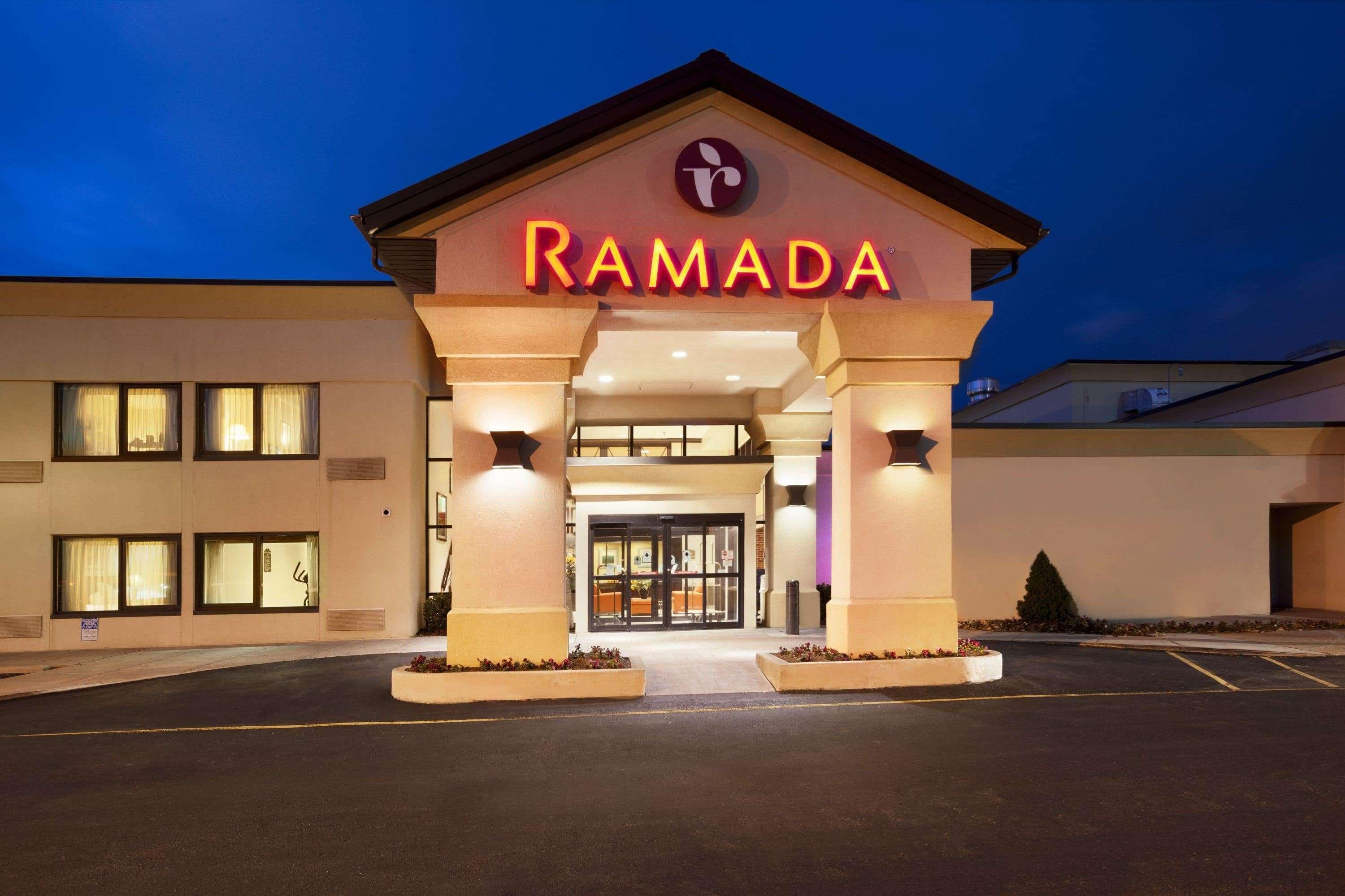 Ramada By Wyndham Newark/Wilmington Hotel Ngoại thất bức ảnh