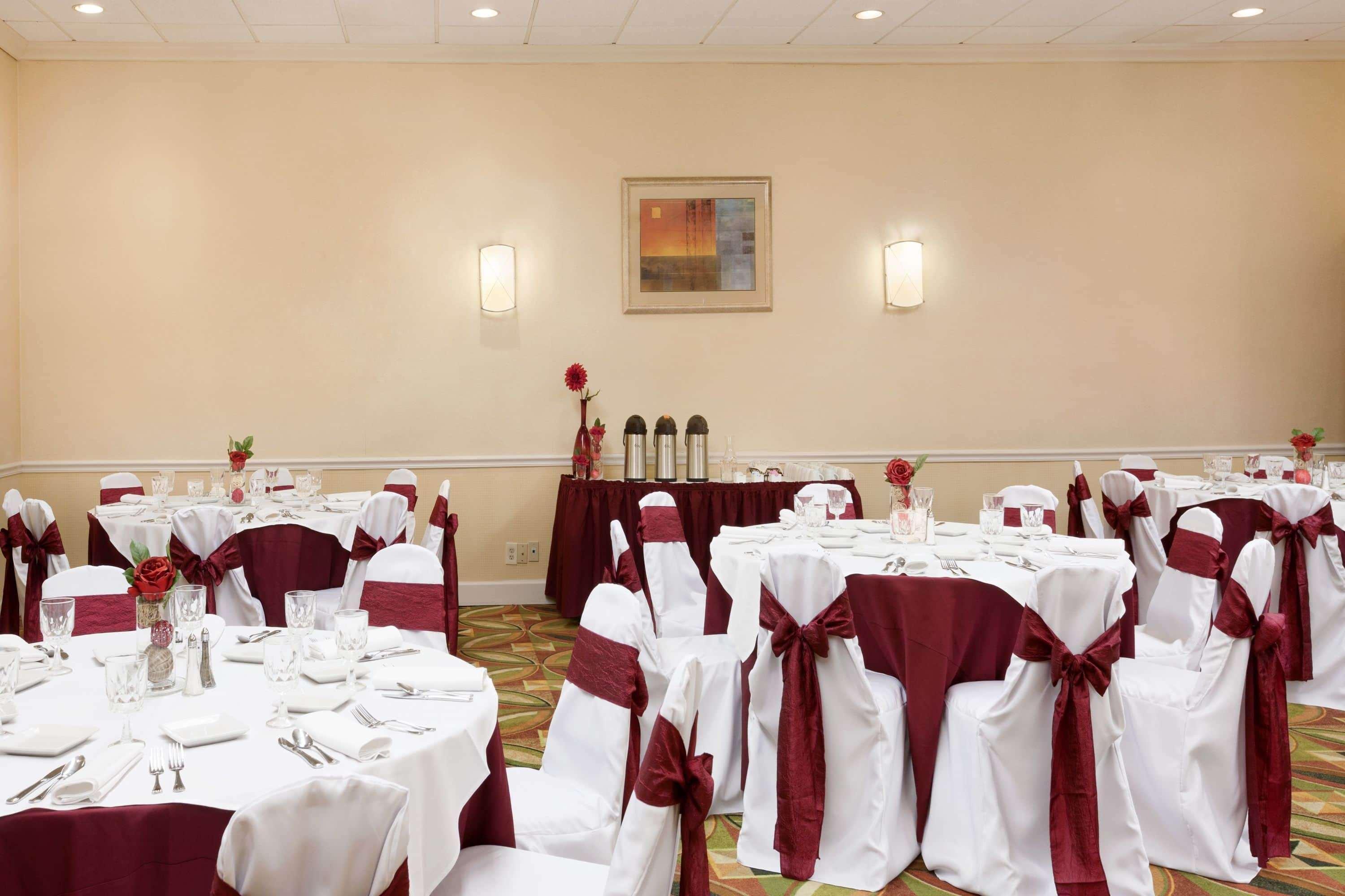 Ramada By Wyndham Newark/Wilmington Hotel Ngoại thất bức ảnh