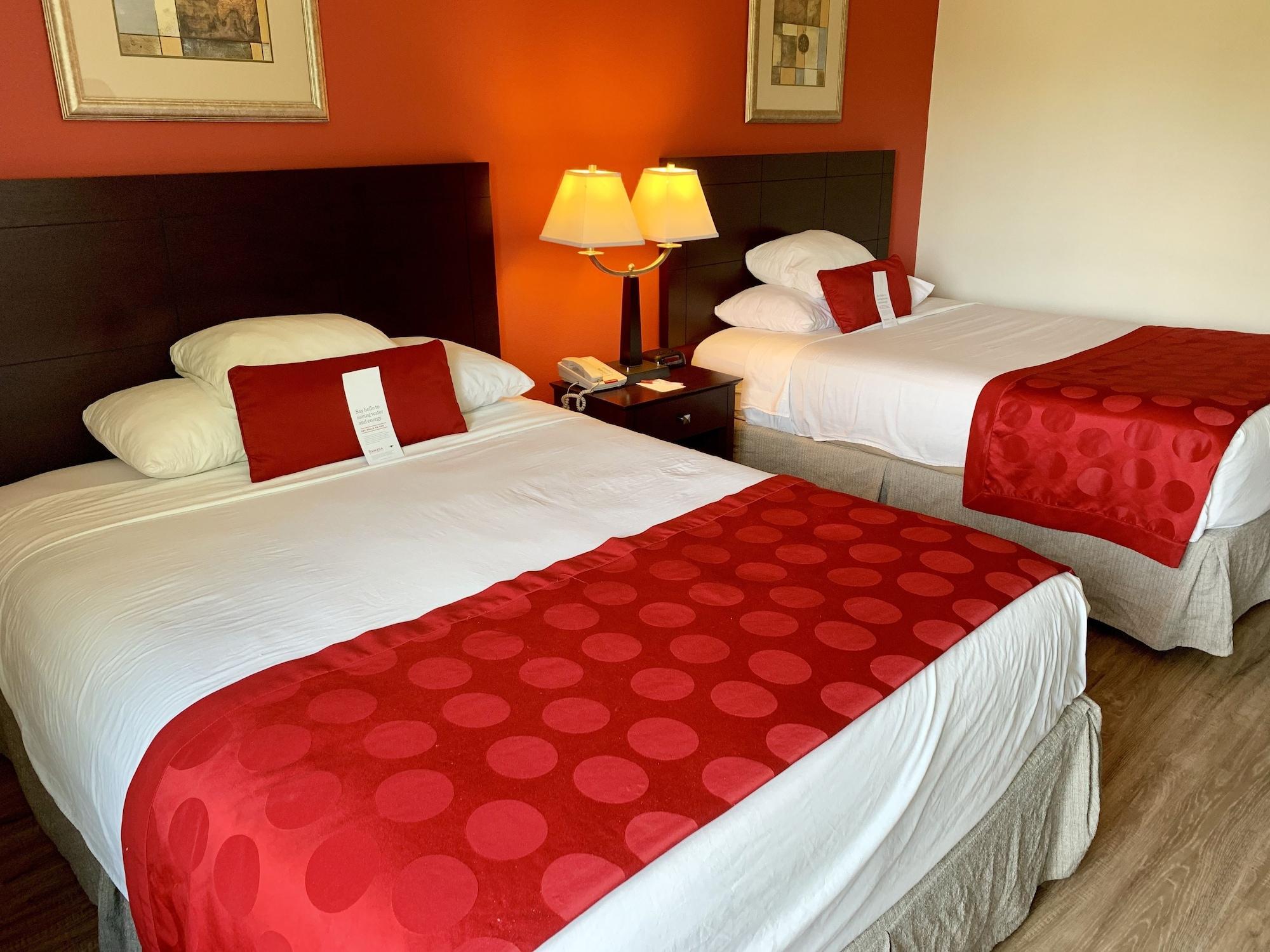 Ramada By Wyndham Newark/Wilmington Hotel Ngoại thất bức ảnh