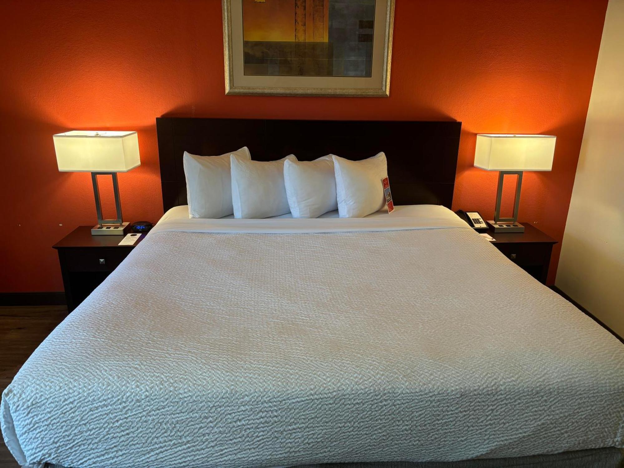 Ramada By Wyndham Newark/Wilmington Hotel Ngoại thất bức ảnh